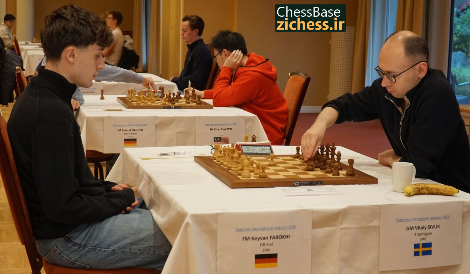 کیوان فرخی و ویتالی سیووک در فاگرنس. عکس: آنیکن وستبی؛ منبع: ChessBase.