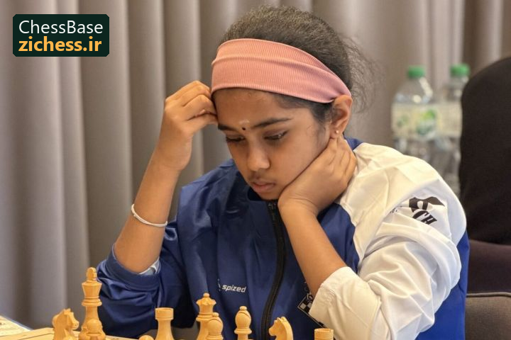 بودهانا سیواناندان پشت میز شطرنج؛ منبع: ChessBase.